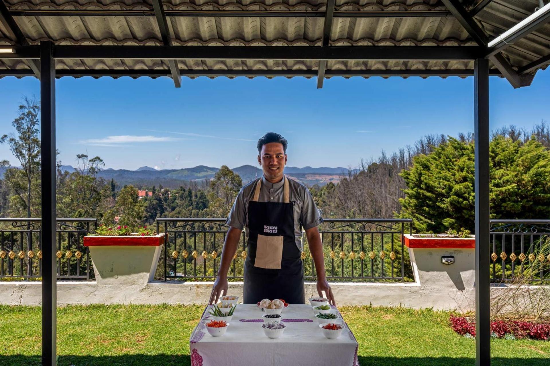 Stayvista At The West Wind 5Bhk Villa Ooty Comp Breakfast Exterior photo